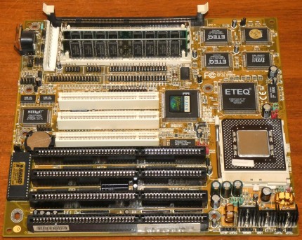 Soyo 5EAS5 Mainboard SY-SEAS ETEQ, Award PCI-PNP 586 Bios 1998 inkl. Intel MMX 200 MHz Pentium CPU FV80503200 sSpec: SL26J PPGA Socket 7 1995, & Texas Instruments TI-60 TMS417409ADJ 9718 72-pin Sim RAM 1997